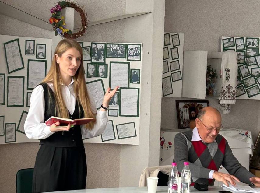 Із вступним словом до студентів к.ф.н. М. Любінецька